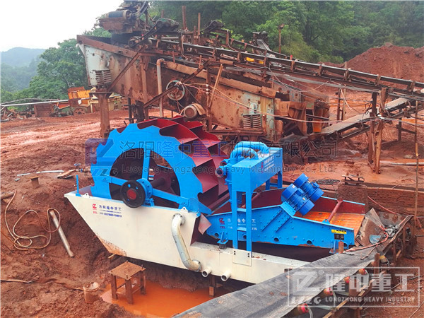 隆中時產100噸的鵝卵石洗砂機價格得多少？